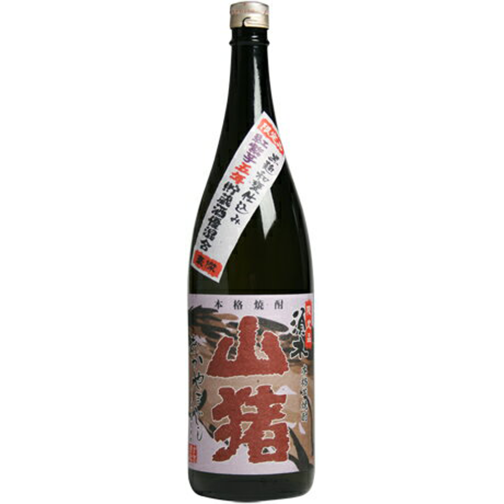 原料：紅紫
麹：米麹（黒麹ゴールド）
蒸留方法：常圧
アルコール度数：25%
『赤山猪』はまるで山猪が猪突猛進しているかのような様を思わせるが如く、味は力強く、濃厚な紅芋焼酎です。
麹には「黒麹ゴールド」を使用し、とてもコクのある味わいを実現させています。長期貯蔵酒と新酒を優混合することにより、コクとまろやかさ、かつ甘味と優しさの奥深い味のある焼酎に造り上げました。